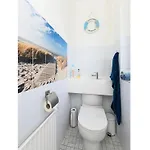 公寓 With 1 Bedroom *